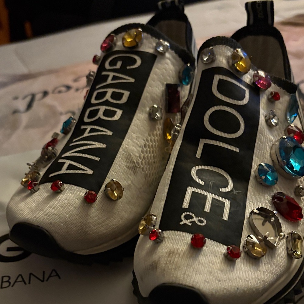 Dolce & Gabbana White and Black Box with Red Accents - Picture 2 of 7